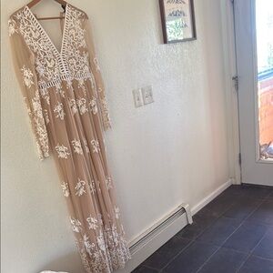 Elegant Beige Lace Maxi Dress